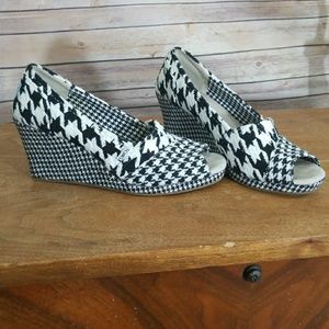 Knitted Tom's Wedges